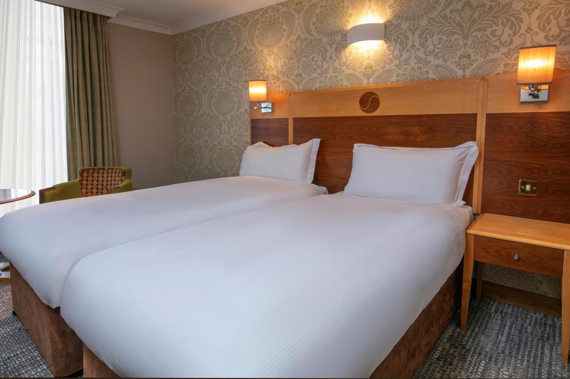 Hampshire Court Hotel & Spa Basingstoke Phòng bức ảnh